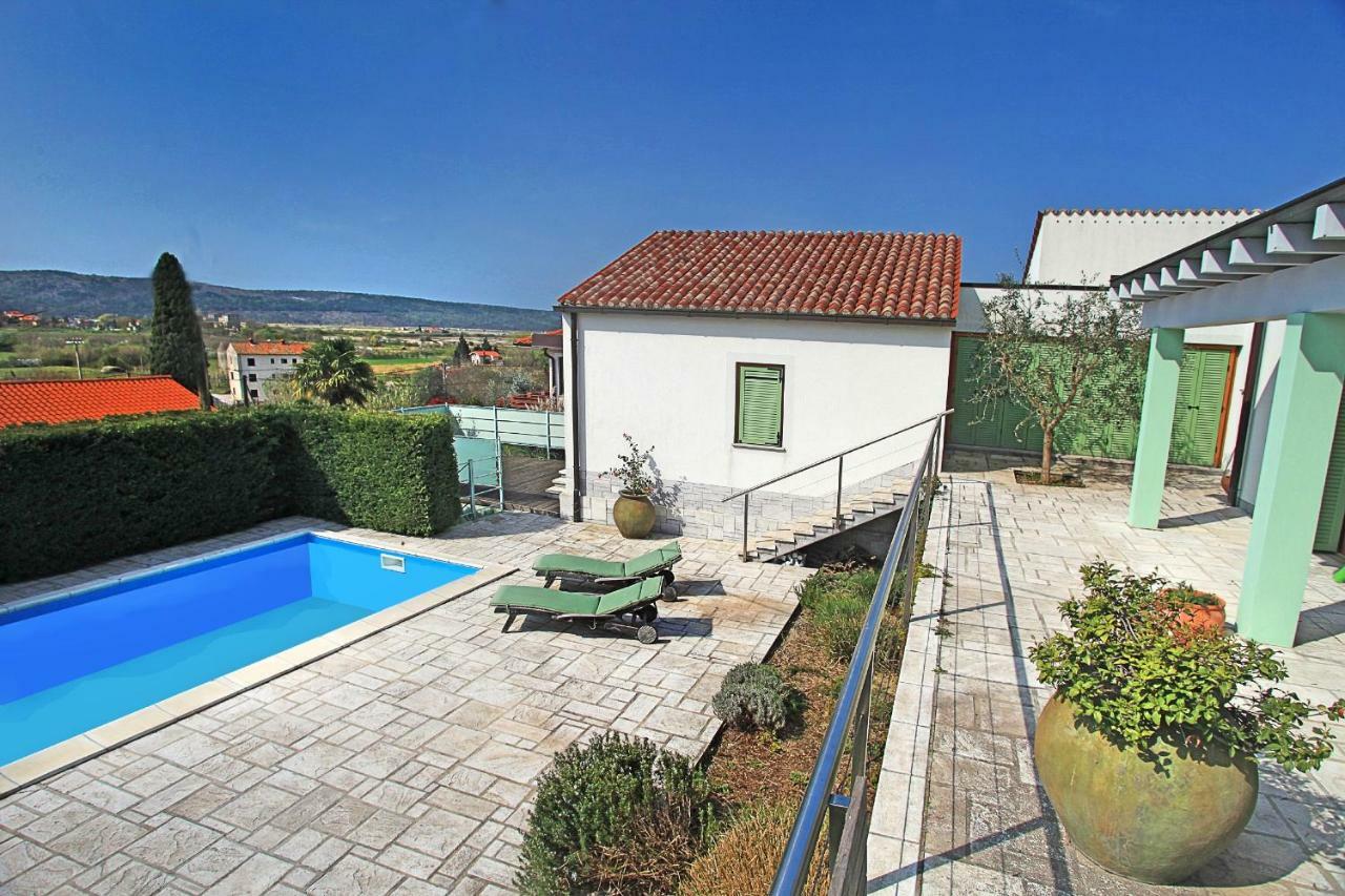Spacious Villa In Parecag With A Swimming Pool Sečovlje Kültér fotó